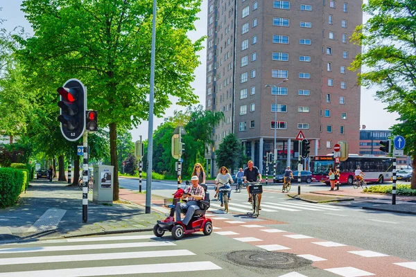 Groningen Nederland Juni 2013 Stadsgezicht Panorama Gebouwen Fietsverkeer Groningen Nederland — Stockfoto