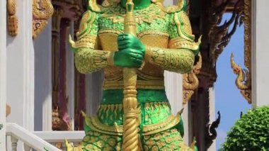 Tapınak Koruyucusu Yaksha Wat Don Mueang Phra Arramluang Bangkok Tayland.