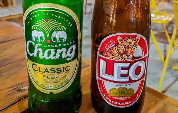 Bangkok Tailandia Mai 2018 Chang Leo Cerveza Tailandesa Mercado Nocturno —  Fotos de Stock