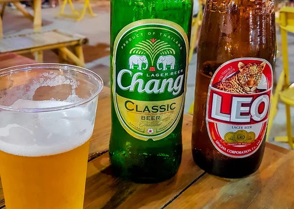 Bangkok Tailandia Mai 2018 Chang Leo Cerveza Tailandesa Mercado Nocturno —  Fotos de Stock