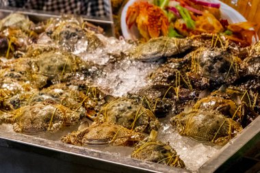 Huai Khwang Bangkok Tayland 'da yengeç ve ıstakoz var..