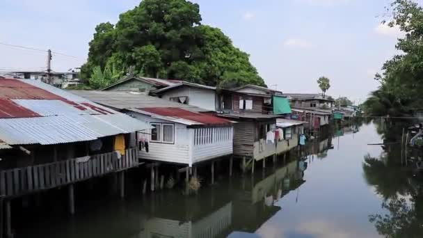 プレムプラカコン運河沿いの生活 Don Mueang Bangkok Thailand — ストック動画