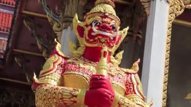 Tapınak Koruyucusu Yaksha Wat Don Mueang Phra Arramluang Bangkok Tayland.