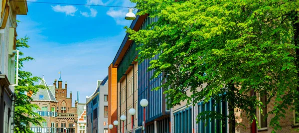 Groningen Hollanda 18. Haziran 2013 Cityscape Panorama binaları bisiklet trafiği Groningen Hollanda Hollanda