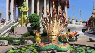 Ejderhalar Don Mueang Phra Arramluang Budist tapınağı Bangkok Tayland.