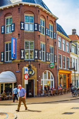 Groningen Hollanda 18. Haziran 2013 Cityscape Panorama binaları bisiklet trafiği Groningen Hollanda Hollanda
