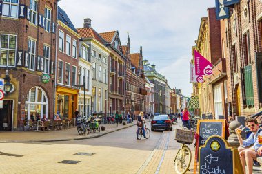 Groningen Hollanda 18. Haziran 2013 Cityscape Panorama binaları bisiklet trafiği Groningen Hollanda Hollanda