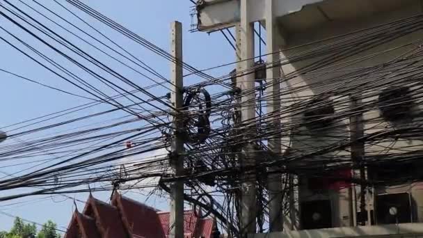 Chaos Absolu Câble Sur Poteau Électrique Thaïlandais Bangkok Thaïlande — Video