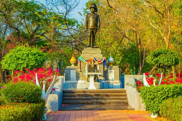 Grön Historisk Mänsklig Skulpturstaty Naturpark Mellan Grön Natur Don Mueang — Stockfoto