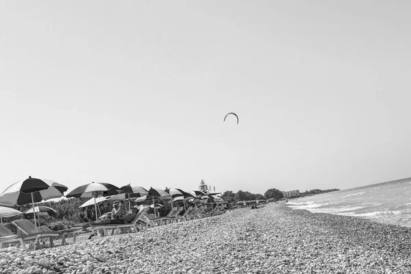 Rhodes Greece 2018年9月希腊罗得岛风帆冲浪和度假的黑白图片 — 图库照片