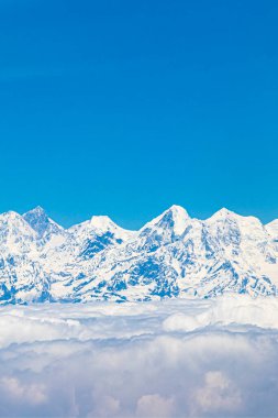 Himalayalar 'daki Everest Dağı. 8848 metre yüksekliğinde. Dünyanın en yüksek dağı. Yedi Zirve.