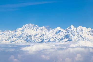 Himalayalar 'daki Everest Dağı. 8848 metre yüksekliğinde. Dünyanın en yüksek dağı. Yedi Zirve.