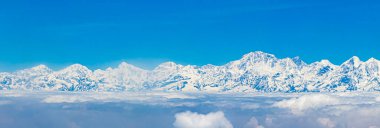 Himalayalar 'daki Everest Dağı. 8848 metre yüksekliğinde. Dünyanın en yüksek dağı. Yedi Zirve.