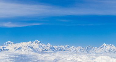 Himalayalar 'daki Everest Dağı. 8848 metre yüksekliğinde. Dünyanın en yüksek dağı. Yedi Zirve.