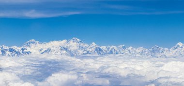 Himalayalar 'daki Everest Dağı. 8848 metre yüksekliğinde. Dünyanın en yüksek dağı. Yedi Zirve.