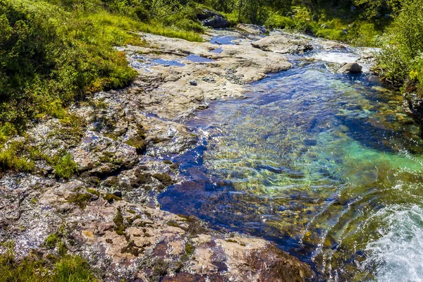 Increíble Paisaje Noruego Con Hermosa Cascada Colorida Río Turquesa Vang — Foto de Stock