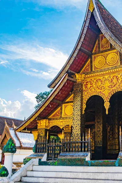 Wat Xieng Thong Budist tapınağı Luang Prabang Laos 'un en iyi tapınakları.
