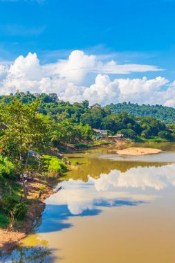 Mekong nehri ve Luang Prabang şehri, Güneydoğu Asya 'da Laos dünya turnesinde yer alıyor..