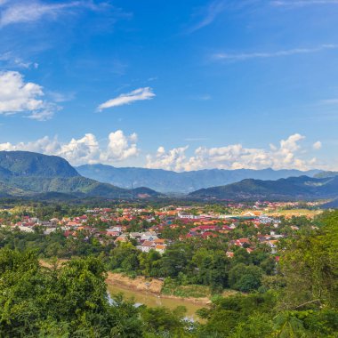 Mekong nehri ve Luang Prabang şehri, Güneydoğu Asya 'da Laos dünya turnesinde yer alıyor..