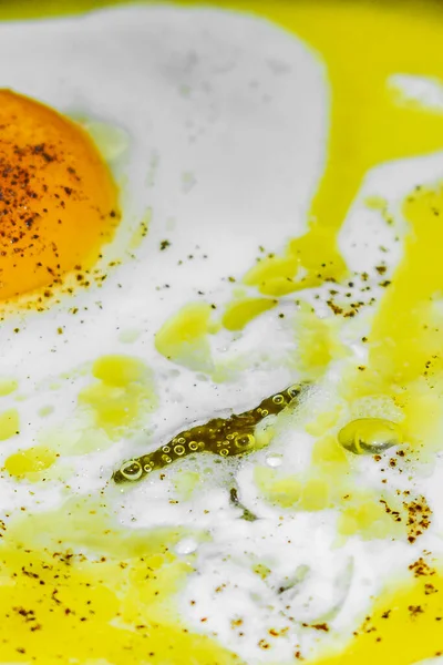 Жареные Яйца Сделать Жареные Яйца Кастрюлю Утром — стоковое фото