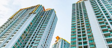 Modern renkli mimari binalar Gökdelen ve Bangkok Tayland şehir manzarası.