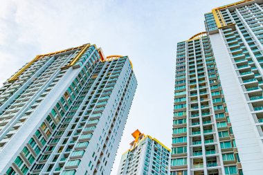 Modern renkli mimari binalar Gökdelen ve Bangkok Tayland şehir manzarası.