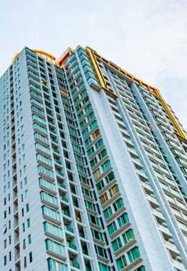 Modern renkli mimari binalar Gökdelen ve Bangkok Tayland şehir manzarası.