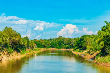 Mekong nehri ve Luang Prabang şehri, Güneydoğu Asya 'da Laos dünya turnesinde yer alıyor..