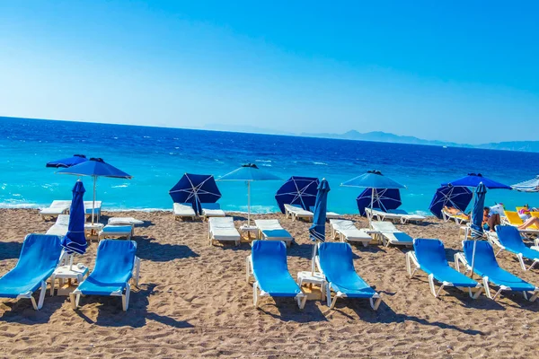 Rhodes Greece Setembro 2018 Relaxe Espreguiçadeiras Azuis Férias Rodes Grécia — Fotografia de Stock