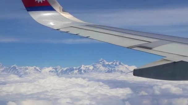 Himalaje Chiny Mai 2018 Nepal Airline Lot Skrzydłem Nad Mount — Wideo stockowe