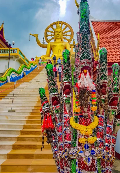 Surat Thani Tailandia Mai 2018 Estatuas Gigantes Oro Buda Dragón — Foto de Stock