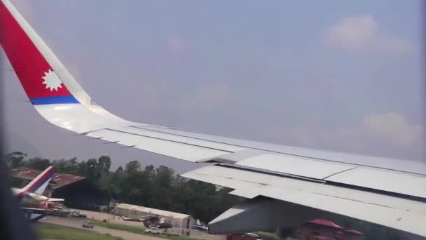 尼泊尔加德满都Mai 2018开始航班起飞尼泊尔航空公司在尼泊尔加德满都上空的行动航班 — 图库视频影像