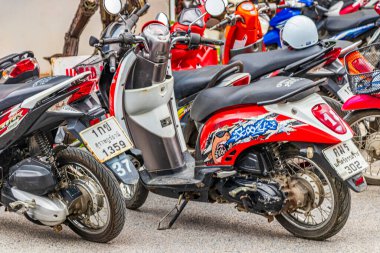 Surat Thani Tayland 26. Mai 2018 Tayland 'da Koh Samui' de motosiklet ve motosiklet kiralamak ne kadara mal olur?.