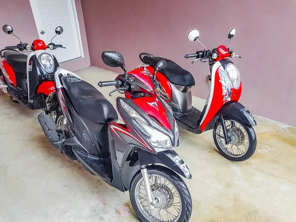 Surat Thani Thajsko26 Mai 2018 Kolik Stojí Pronájem Skútrů Mopedy — Stock fotografie