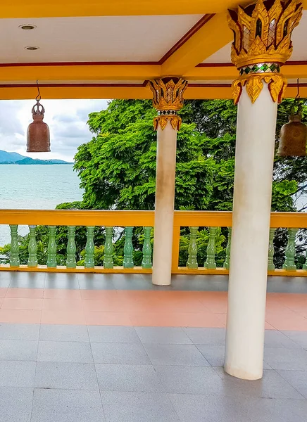 Hermoso Colorido Wat Phra Yai Campanas Del Templo Budista Columnas — Foto de Stock