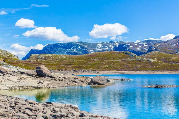 Vavatn Gölü Manzarası Inanılmaz Engebeli Kayalar Dağlar Hemsedal Norveç Yaz — Stok fotoğraf