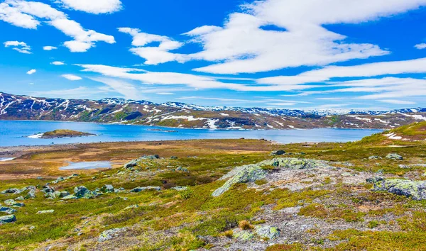 Incrível Lago Vavatn Panorama Paisagem Áspera Vista Rochas Pedras Montanhas — Fotografia de Stock