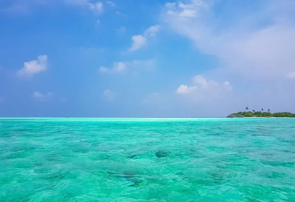 Färggradient Vid Sandbanksöarna Madivaru Och Finolhu Rasdhoo Atoll Maldiverna — Stockfoto