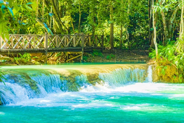 Världens Vackraste Vattenfall Turkos Kuang Vattenfall Med Bro Luang Prabang — Stockfoto