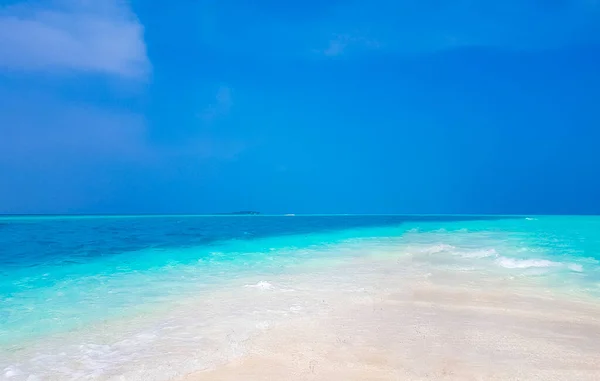 Χρωματική Βαθμίδα Στα Νησιά Μαντιβάρου Και Φινόλχου Στο Rasdhoo Atoll — Φωτογραφία Αρχείου