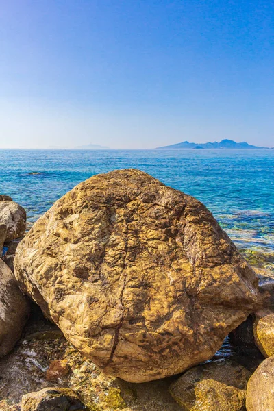 Gran Roca Paisajes Costeros Naturales Isla Kos Grecia Con Montañas — Foto de Stock
