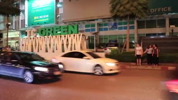 Bangkok Tailândia Mai 2018 Ruas Cruzando Enquanto Tráfego Pesado Noite — Vídeo de Stock