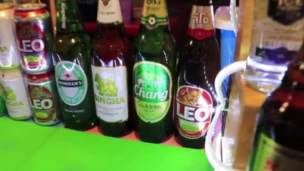 Bangkok Thailand Mei 2018 Chang Singha Leo Bier Thaise Nachtmarkt — Stockvideo