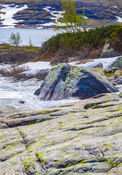 Belle Rivière Storebottane Bord Lac Vavatn Avec Neige Dans Paysage — Photo