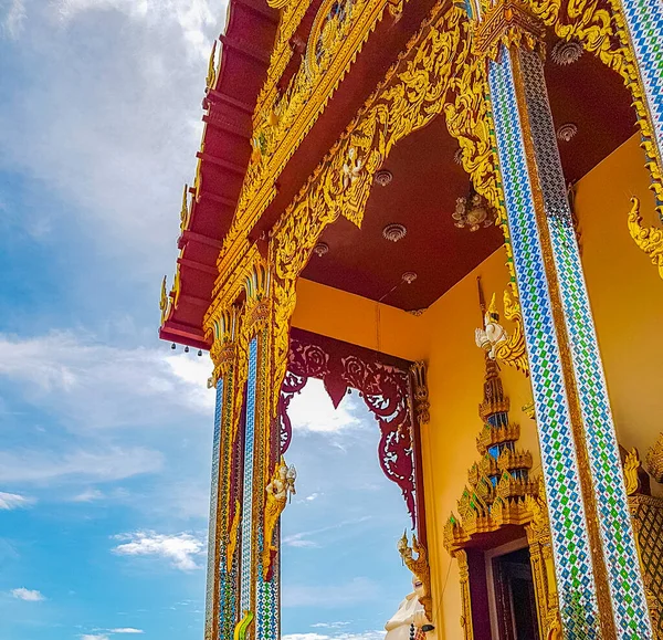 Edificio Architettonico Colorato Statue Nel Tempio Wat Plai Laem Sull — Foto Stock