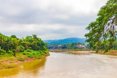 Mekong nehri ve Luang Prabang şehri, Güneydoğu Asya 'da Laos dünya turnesinde yer alıyor..
