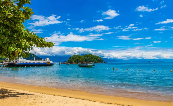 Angra dos Reis Rio de Janeiro Brezilya 'daki büyük tropikal ada Ilha Grande Abraao.