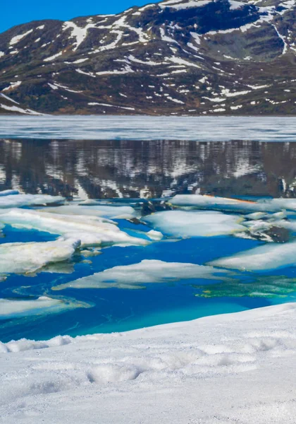 Frozen Turquoise Lake Vavatn Panorama Summer Landscape Mountains Snow Hemsedal — Stock Photo, Image