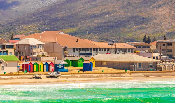 南非西开普省开普敦法尔斯湾海岸绿松石水景下的鱼湾海滩 — 图库照片