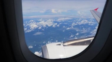 Tayland 'da Bangkok üzerinden uçuş, uçaktan güzel şehir manzarası..